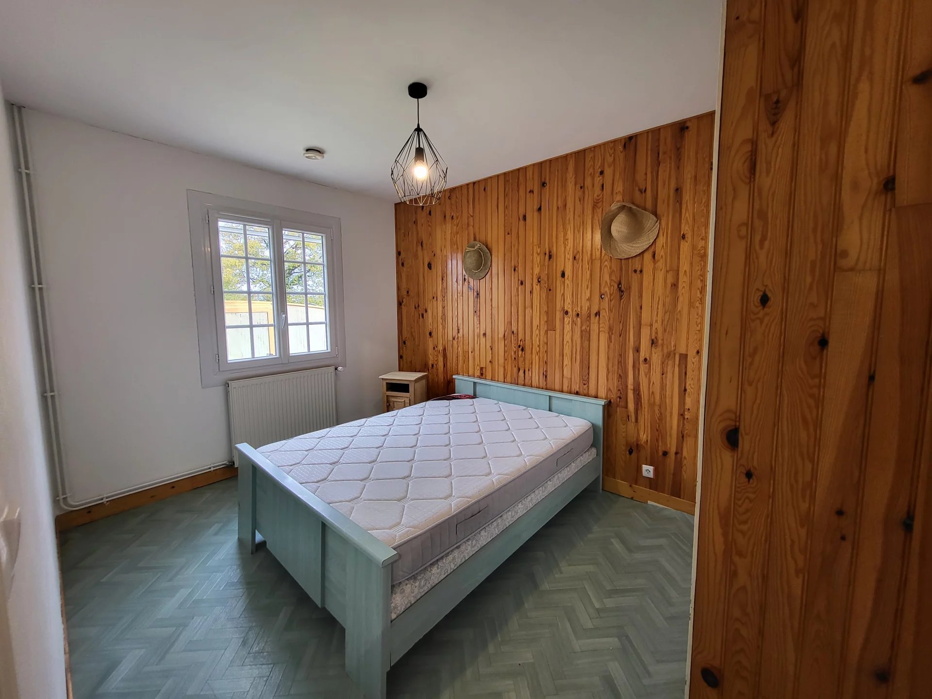 Three Bedrooms | Ground Floor Living | Central Montmorillon | Pool | Garage, Poitou-Charentes – France – BVI83526