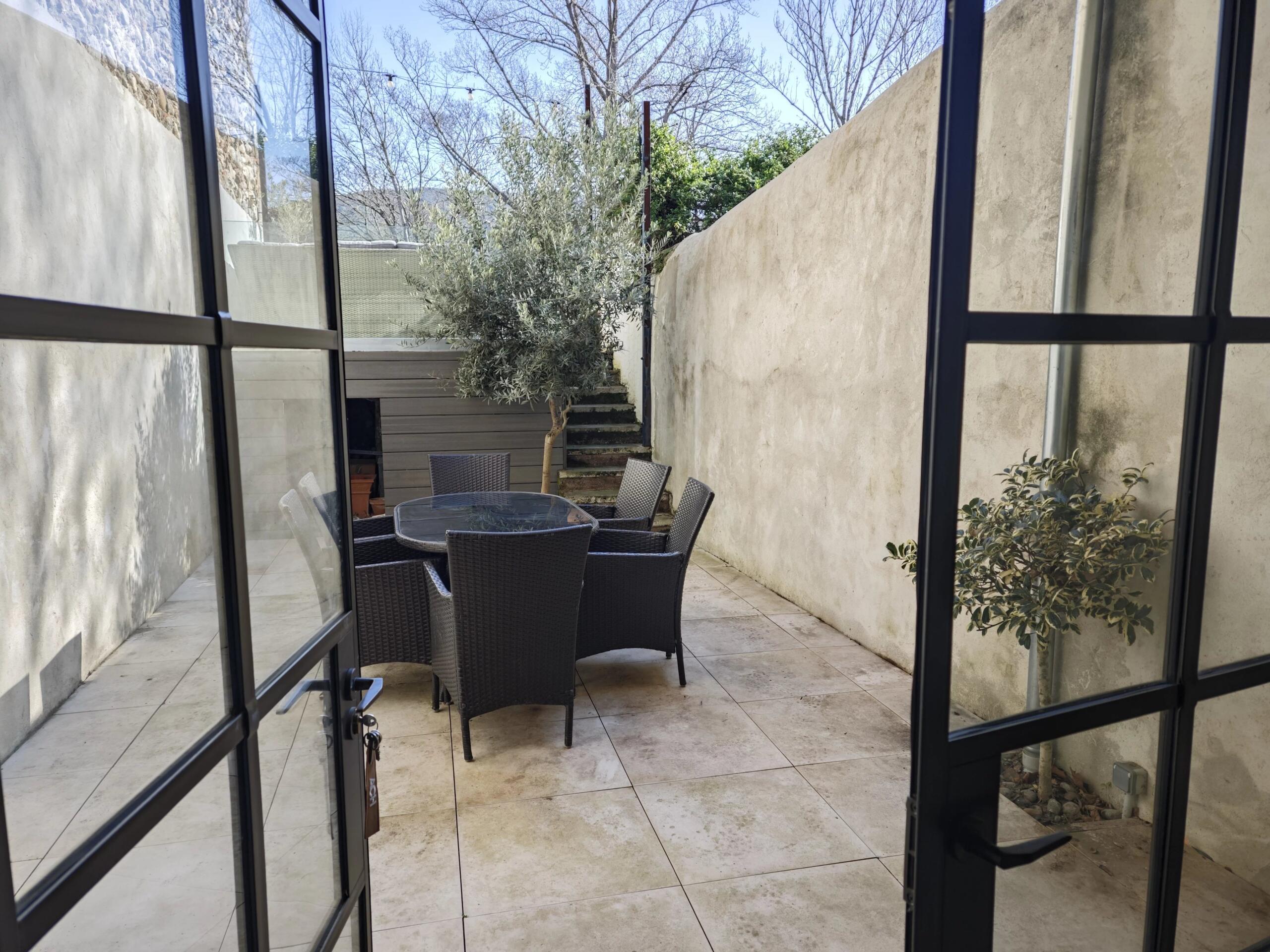 Superb town centre property with riverside terrace garden, Languedoc-Roussillon – France – BVI81726