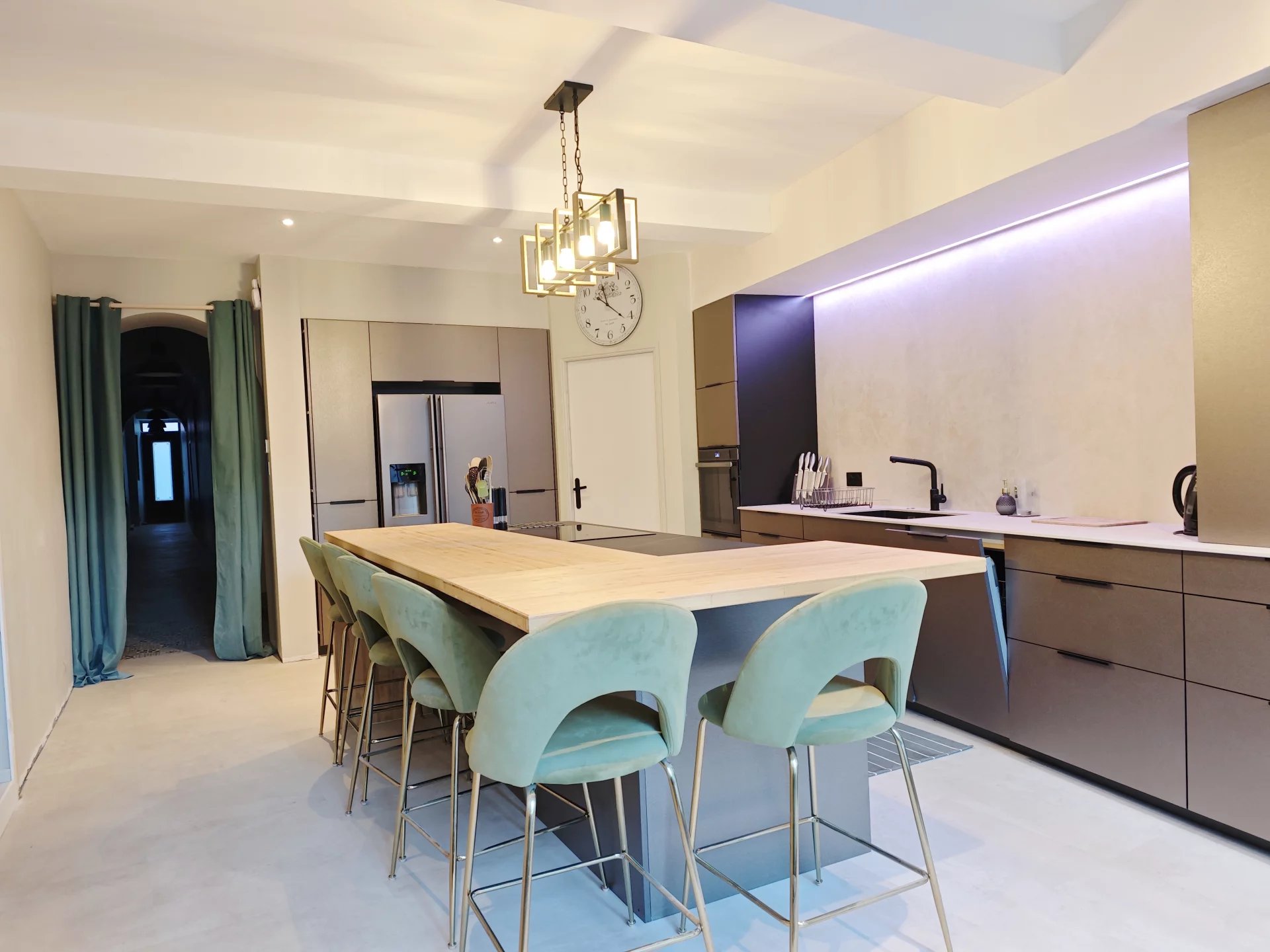 Superb town centre property with riverside terrace garden, Languedoc-Roussillon – France – BVI81726