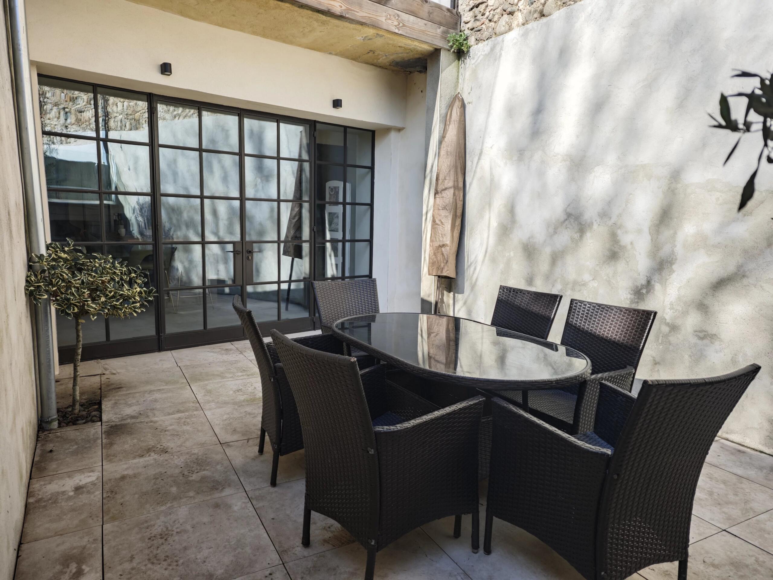 Superb town centre property with riverside terrace garden, Languedoc-Roussillon – France – BVI81726