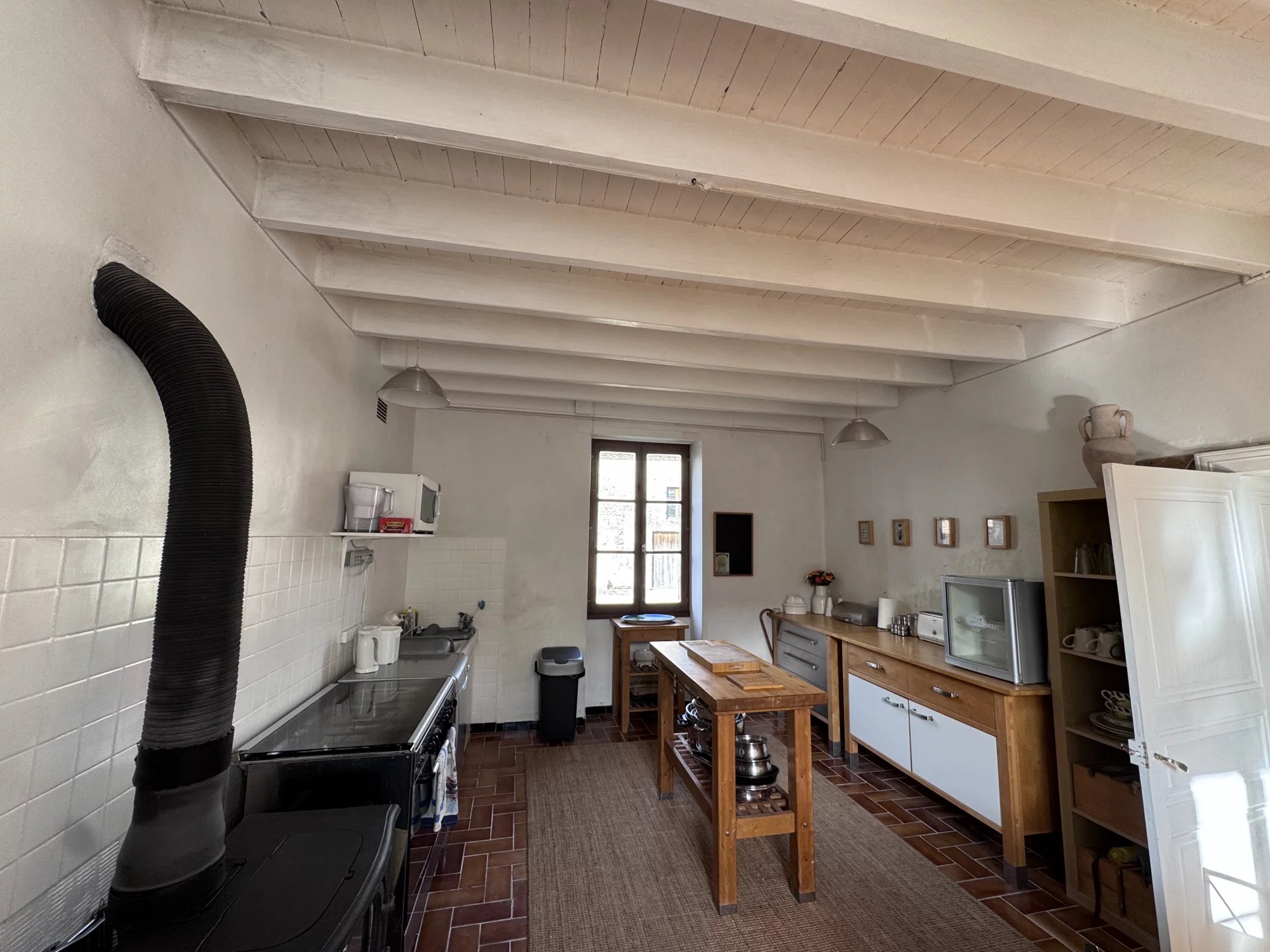 Elegant Village-Edge Residence with Guest Cottage and Countryside Views, Poitou-Charentes – France – BVI83297