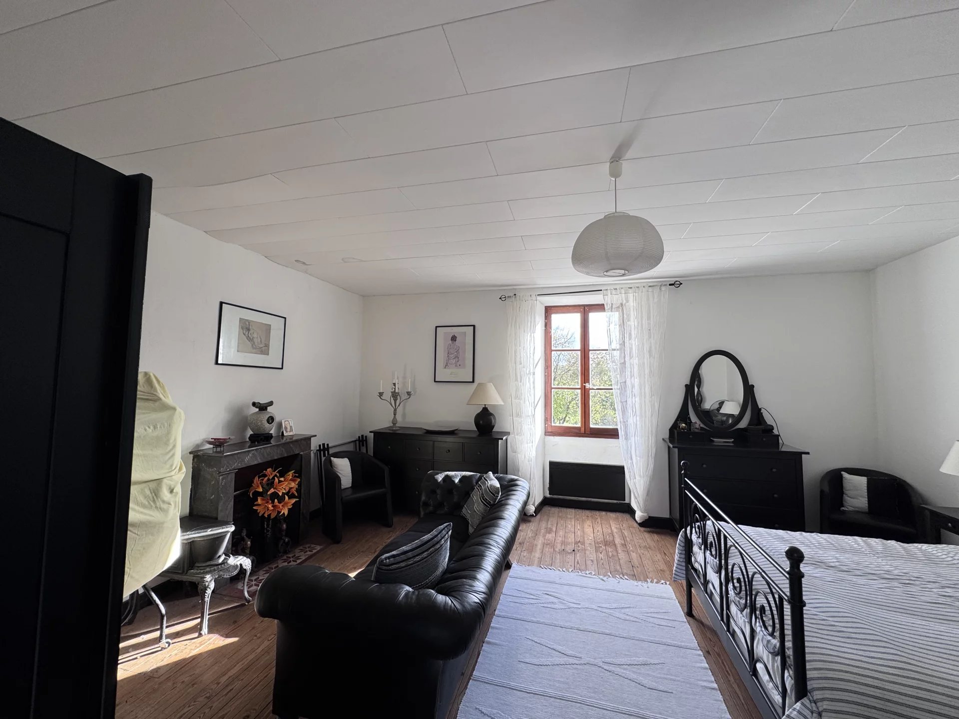 Elegant Village-Edge Residence with Guest Cottage and Countryside Views, Poitou-Charentes – France – BVI83297