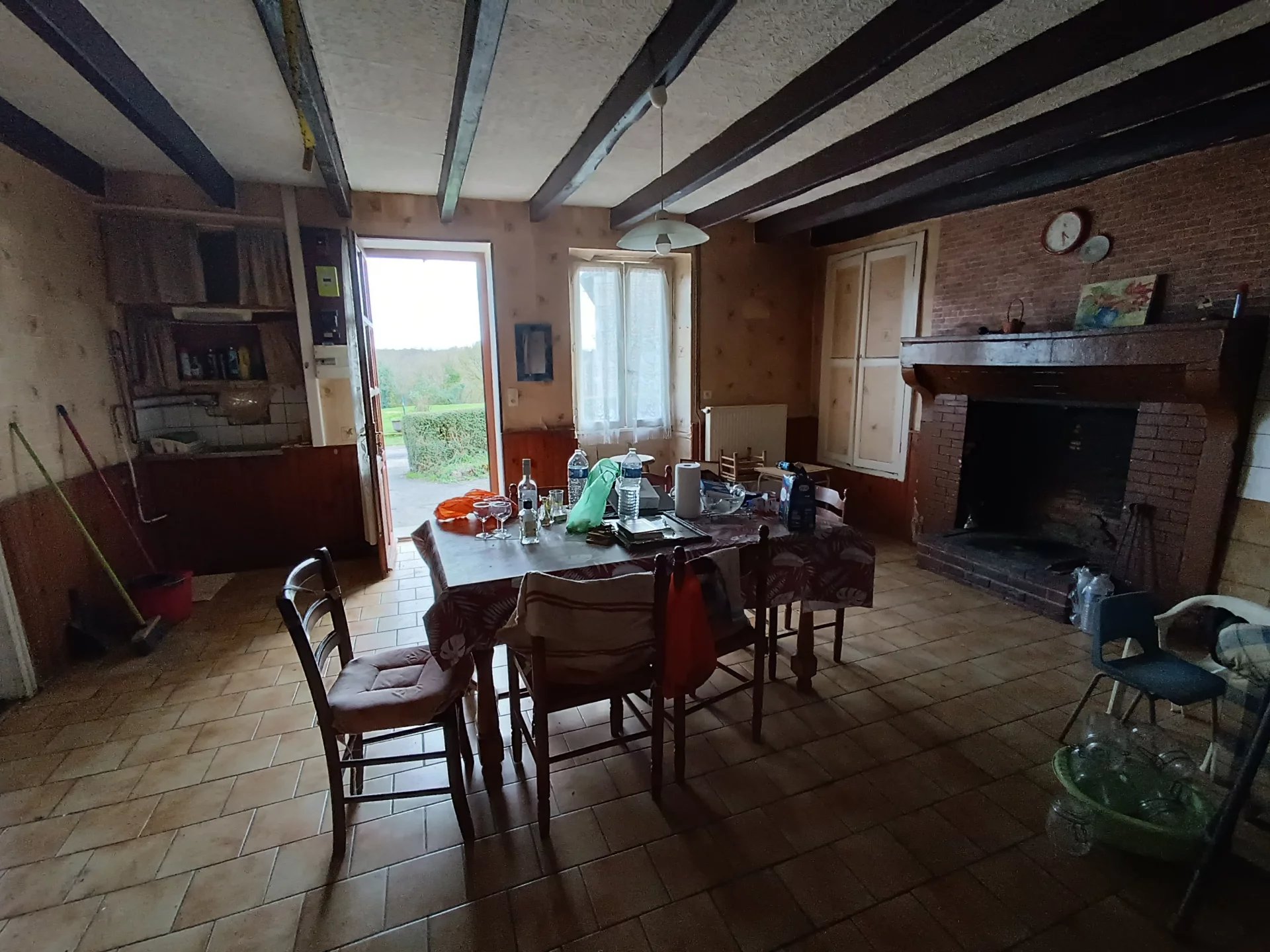 Farmhouse to renovate, Poitou-Charentes – France – BVI83605