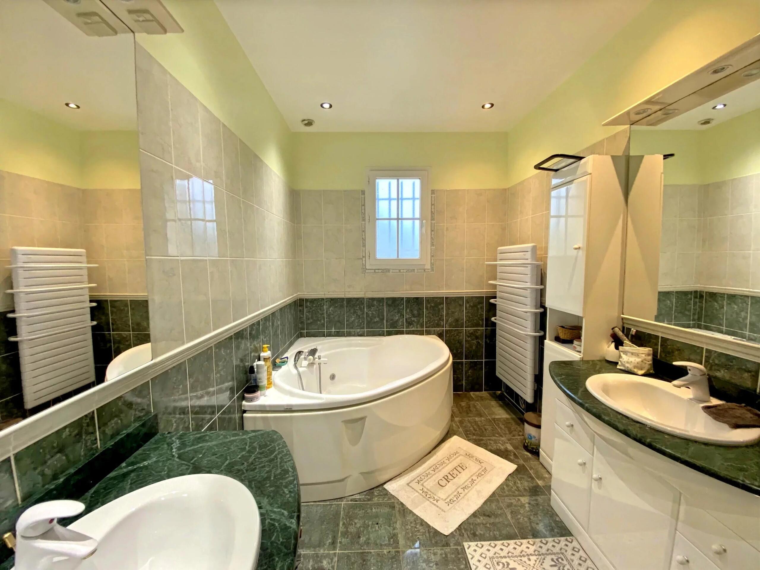 Exceptional property with over 3 hectares in Le Dorat, Limousin – France – BVI84557