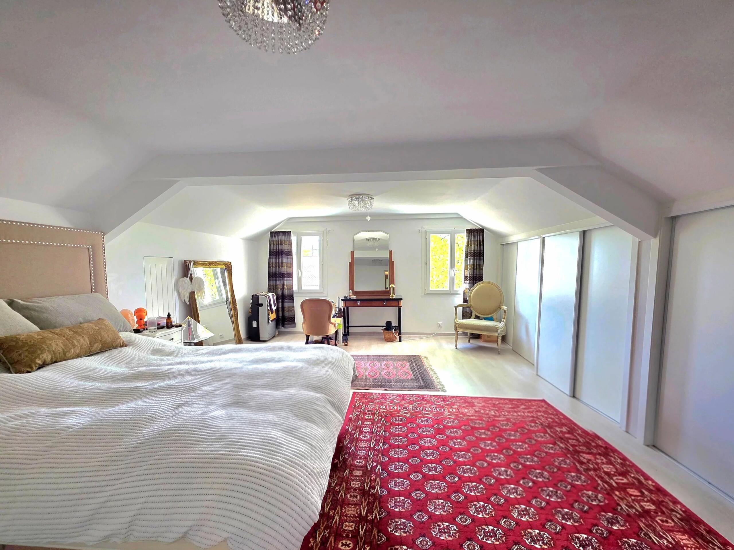 Spacious 4 bed Family Home with Guest Apartment & Exceptional Workshop, Aquitaine – France – BVI80383