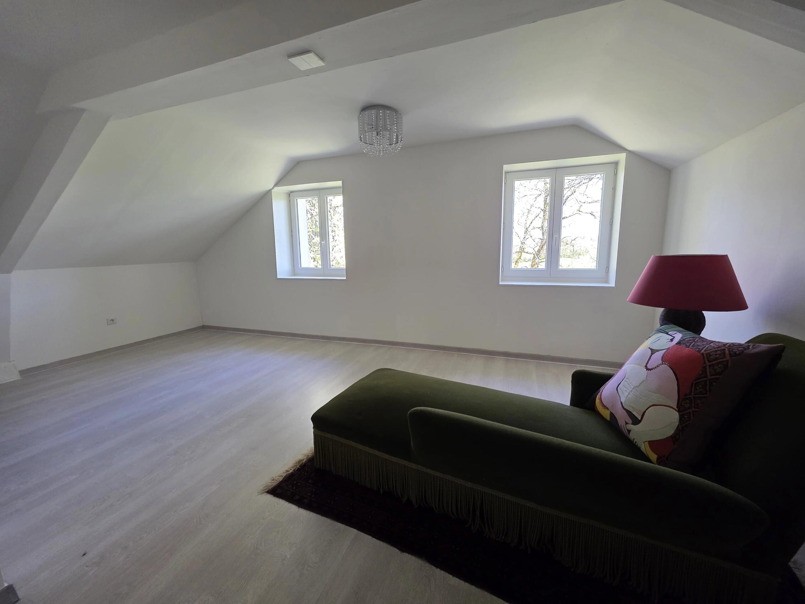 Spacious 4 bed Family Home with Guest Apartment & Exceptional Workshop, Aquitaine – France – BVI80383