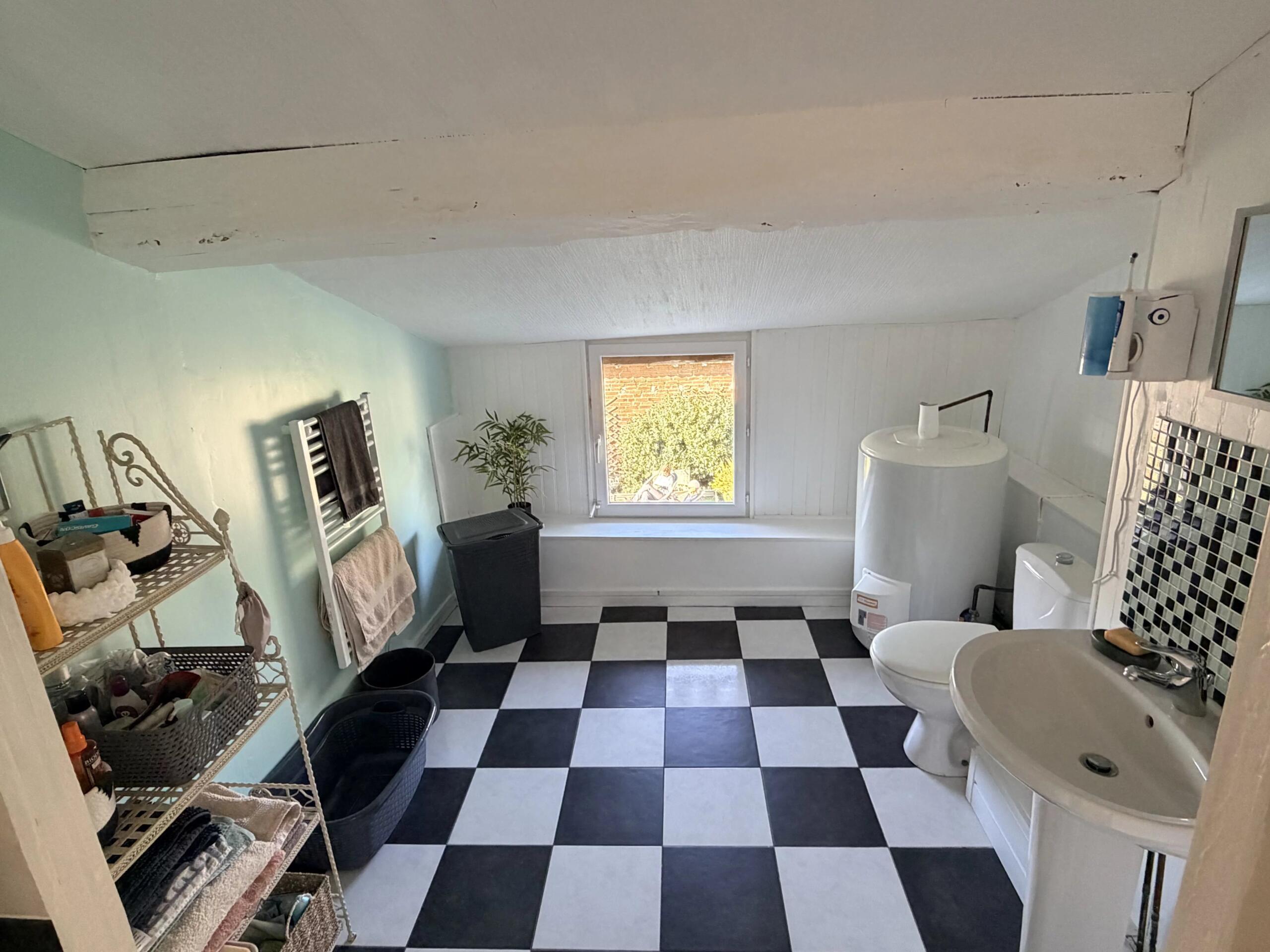 Enjoy village life with this large 4 bedroom house, Limousin – France – BVI81680