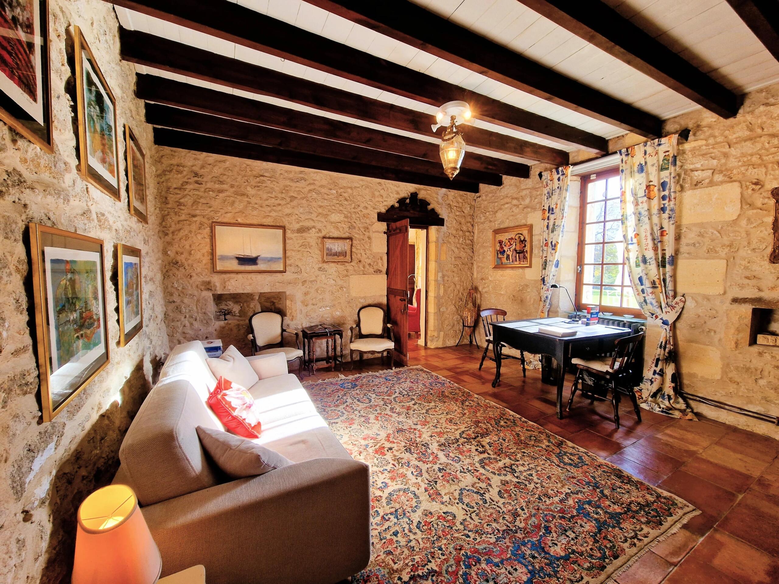 Exceptional Country Estate with Three Homes, Swimming Pool and Tennis Court – 20 Mins from Saint-Émilion, Aquitaine – France – BVI71723