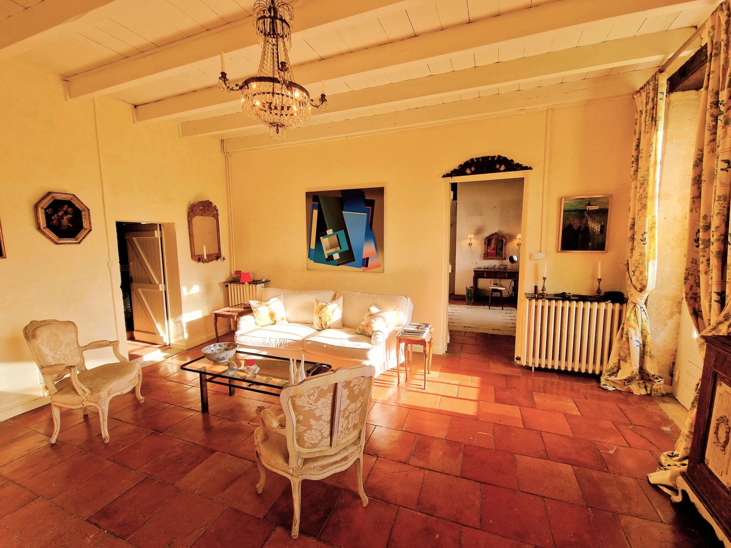 Exceptional Country Estate with Three Homes, Swimming Pool and Tennis Court – 20 Mins from Saint-Émilion, Aquitaine – France – BVI71723