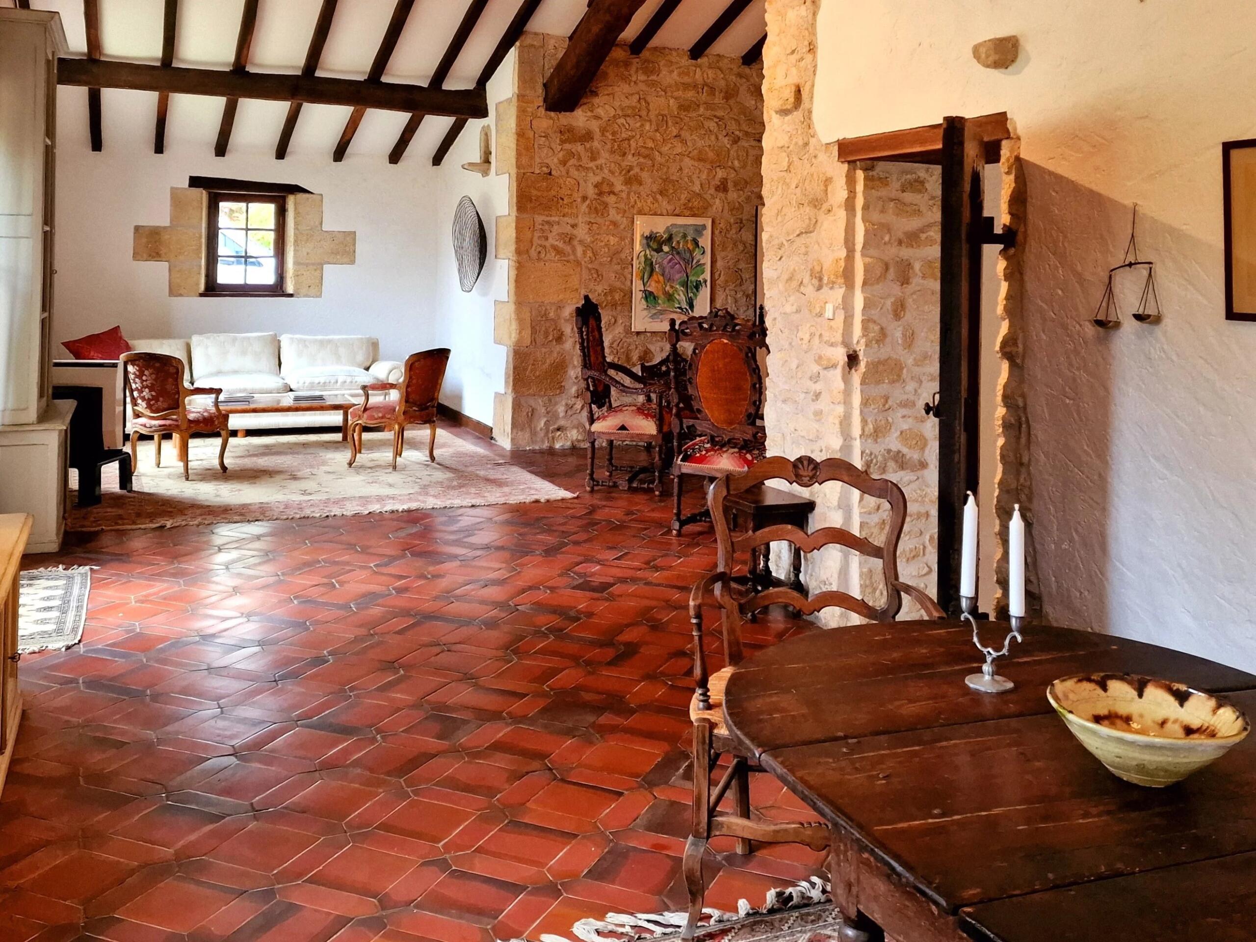 Exceptional Country Estate with Three Homes, Swimming Pool and Tennis Court – 20 Mins from Saint-Émilion, Aquitaine – France – BVI71723