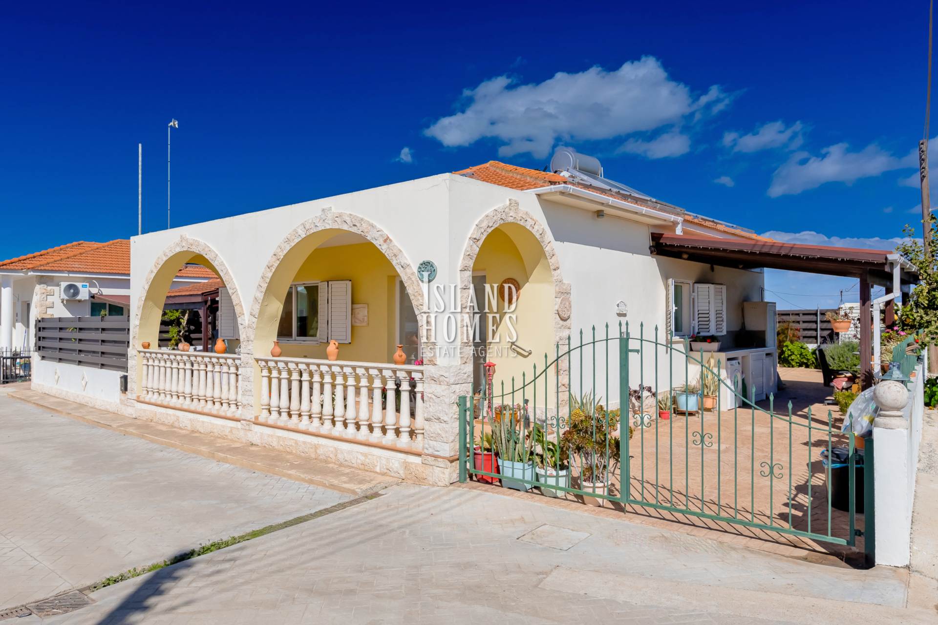 2 bedroom Bungalow in Frenaros, Famagusta, Cyprus – AsF135