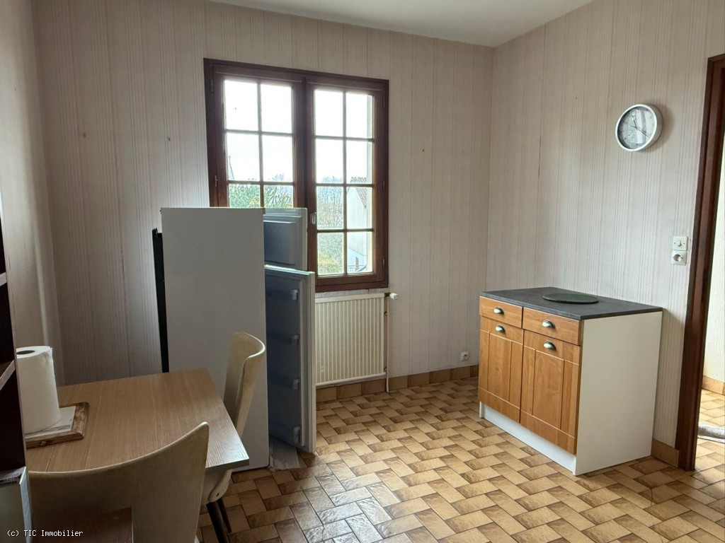 3 bedroom House in Ruffec, France – r7438