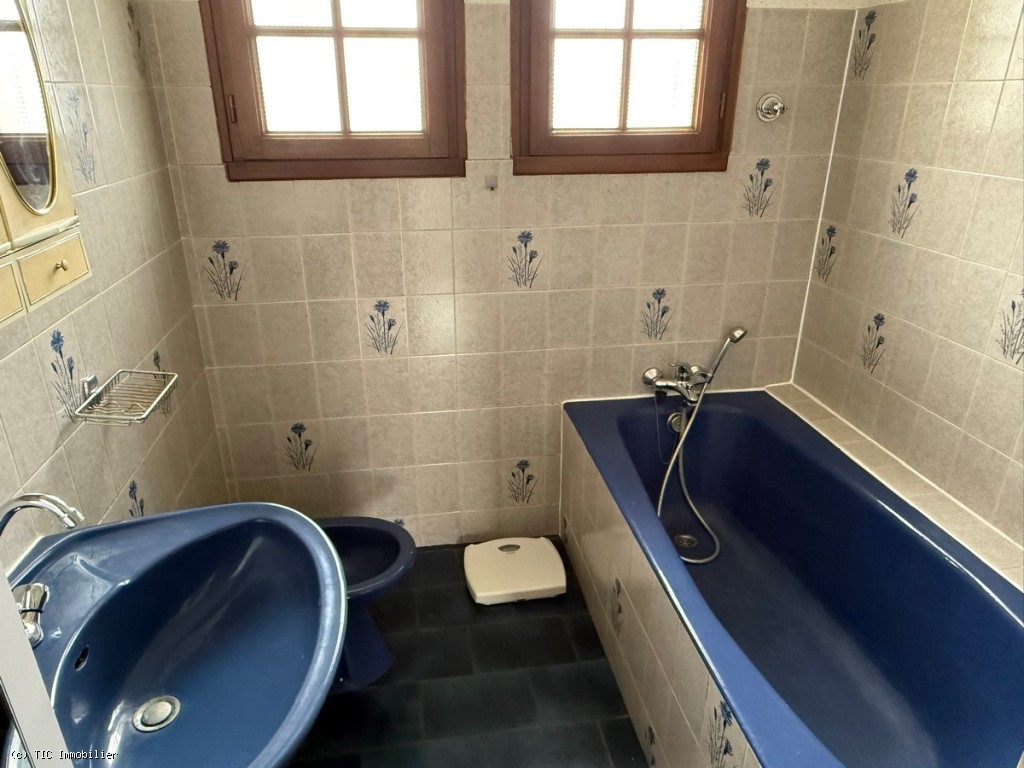 3 bedroom House in Ruffec, France – r7438