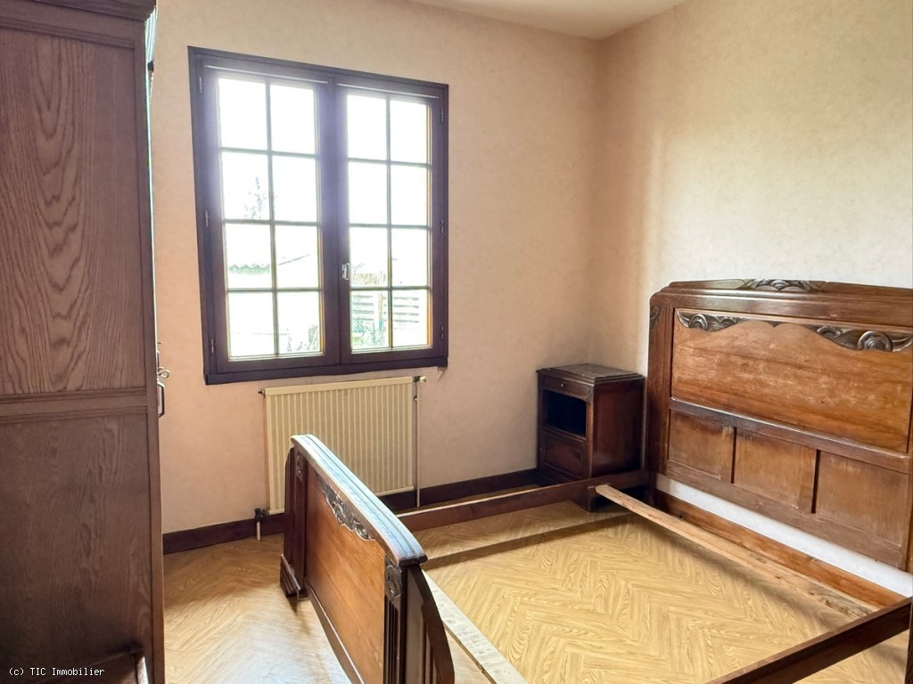 3 bedroom House in Ruffec, France – r7438