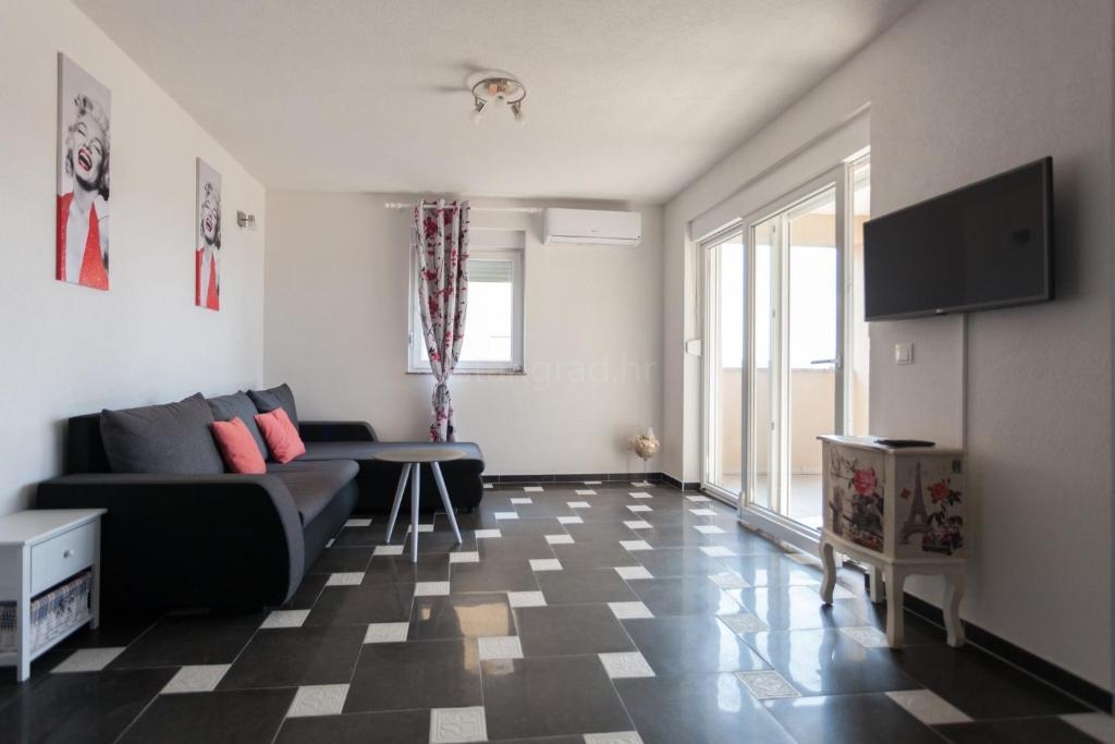 12 bedroom villa in Dobrinj, Croatia – 103613