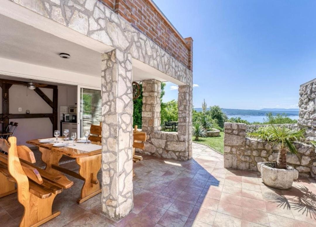 2 bedroom villa in Crikvenica, Croatia – 103611