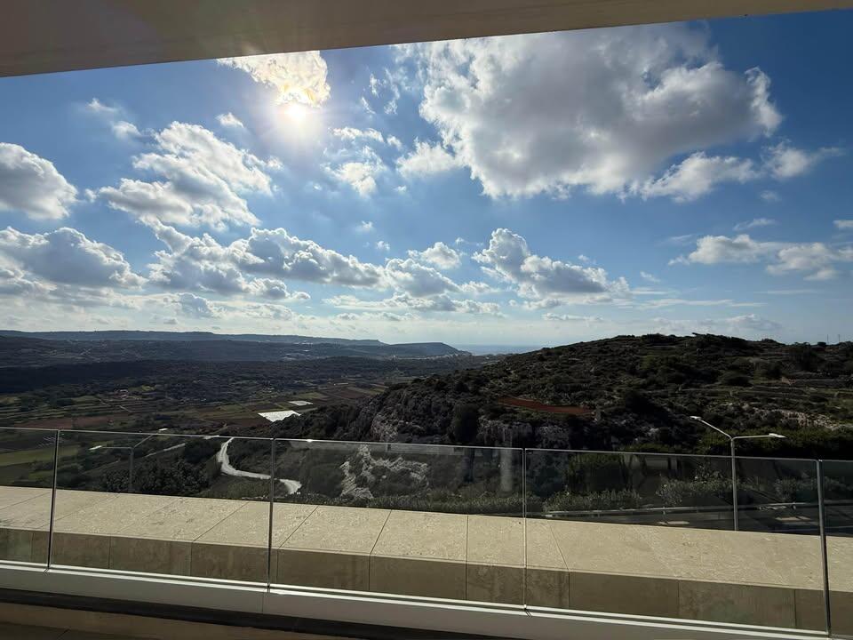 Stunning 3-Bedroom Apartment with Breathtaking Sea Views in Mellieħa