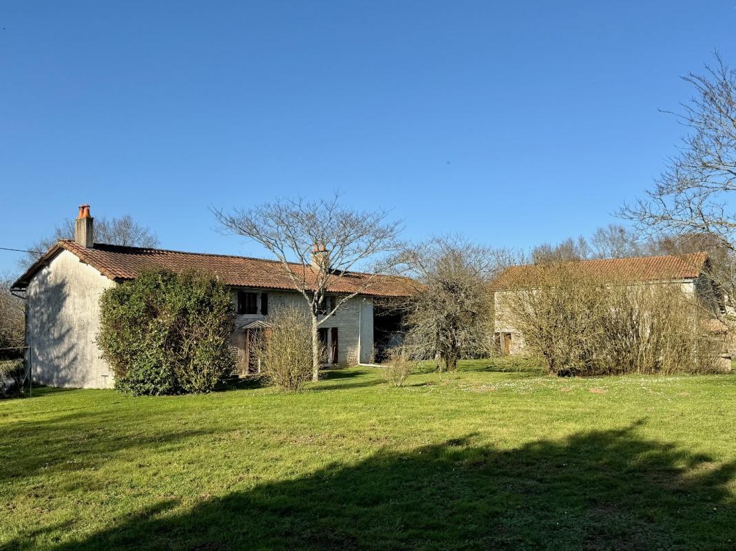 4 bedroom longere in Clussais La Pommeraie, Deux-Sèvres, France