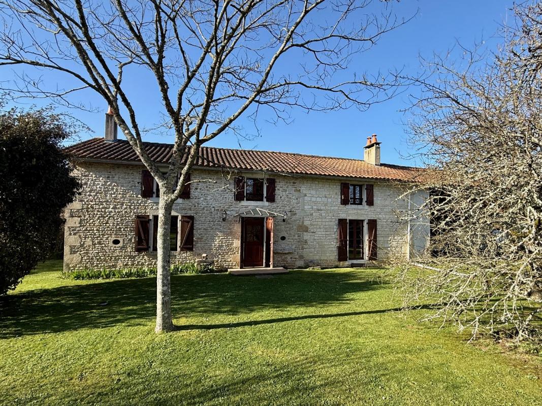 4 bedroom longere in Clussais La Pommeraie, Deux-Sèvres, France