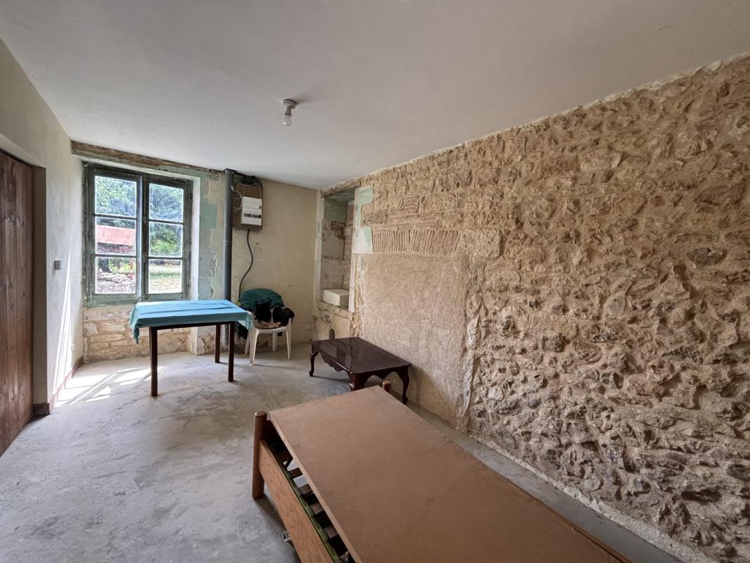 2 bedroom maison in Saint Martin Du Clocher, Charente, France