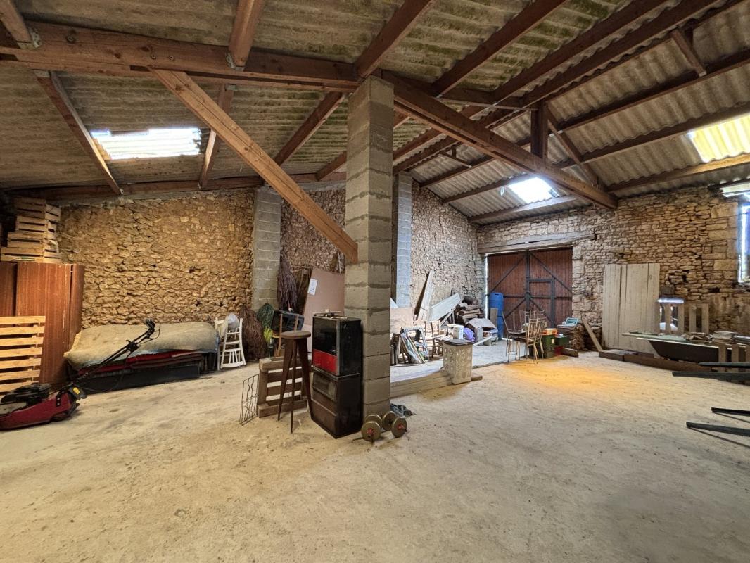 2 bedroom maison in Saint Martin Du Clocher, Charente, France