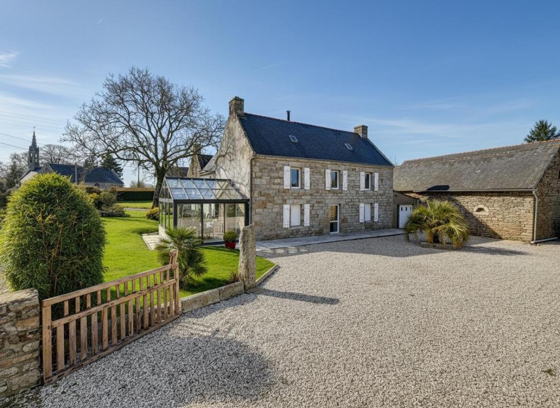 7 bedroom corps de ferme in Scaer, Finistère, France