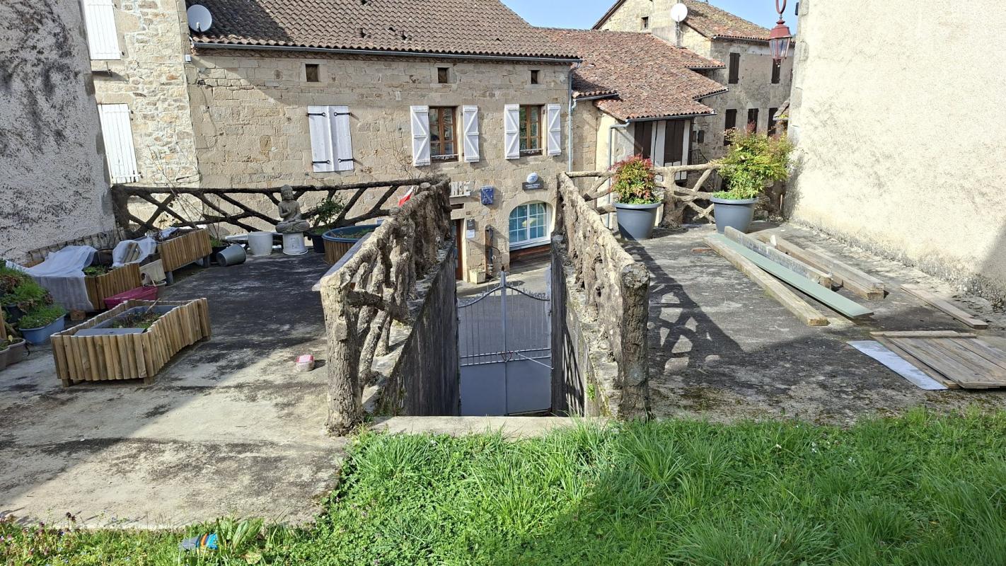 5 bedroom maison de maitre in Teyssieu, Lot, France
