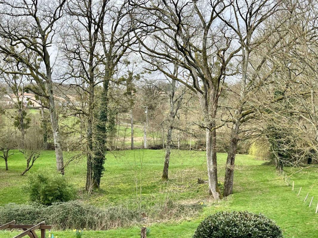 5 bedroom maison in Pressac, Vienne, France