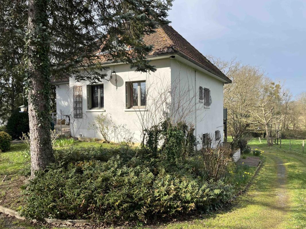 5 bedroom maison in Pressac, Vienne, France
