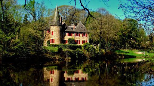14 bedroom chateau in Lagrauliere, Corrèze, France