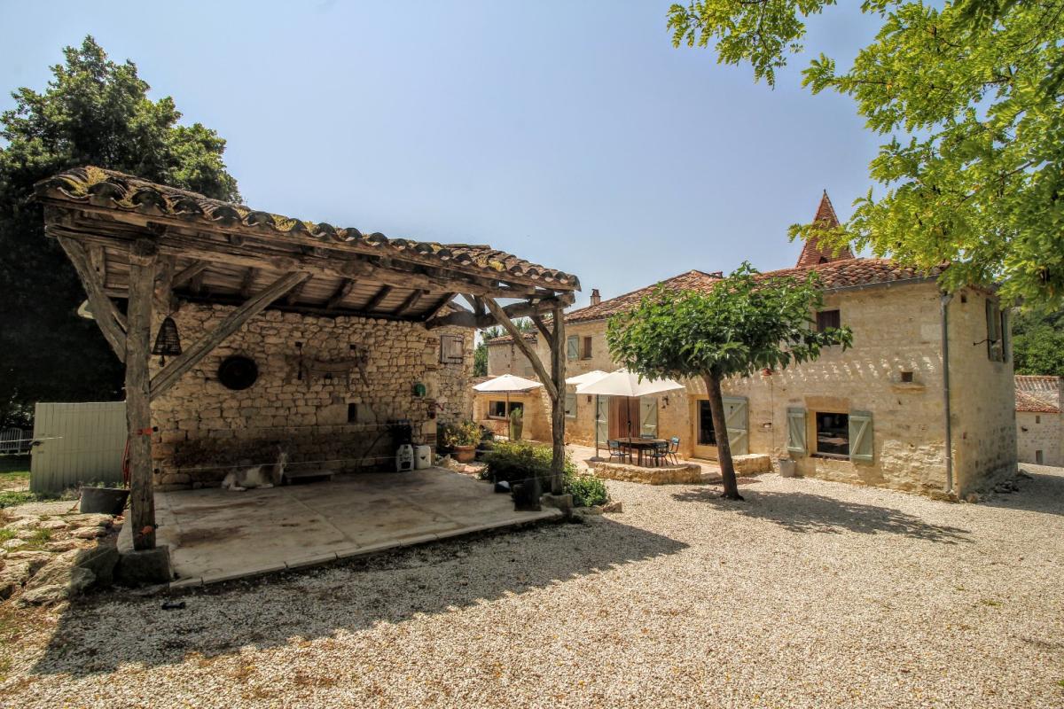 5 bedroom corps de ferme in Castelnau Montratier, Lot, France