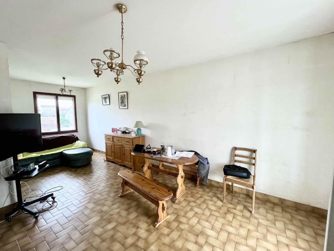 2 bedroom maison in L’isle Jourdain, Vienne, France