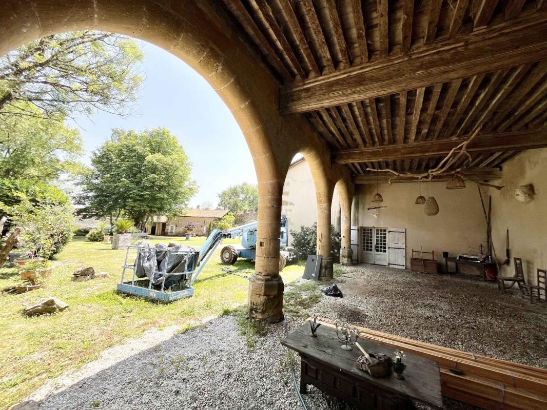 10 bedroom maison in Ansac Sur Vienne, Charente, France