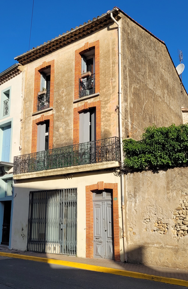 Commercial in Saint Genies De Fontedit, Herault, France – sm35000ee