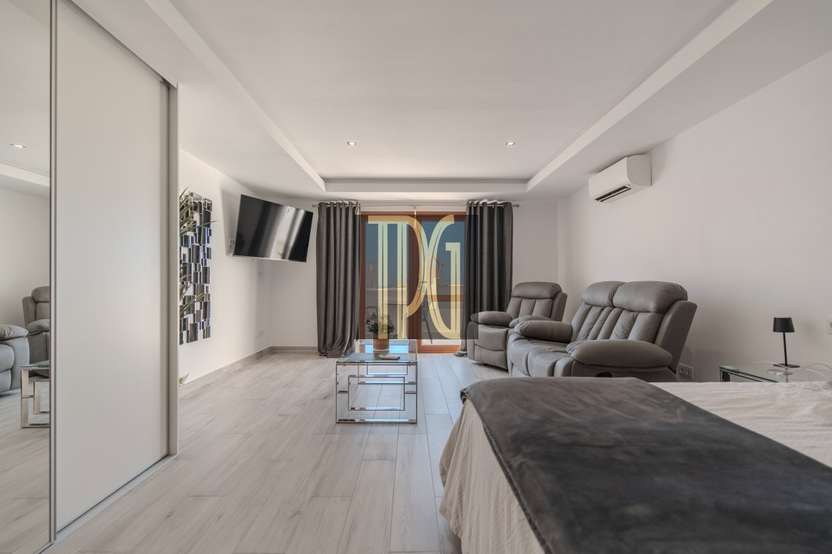 Studio Apartment for Sale in Los Cristianos – OPS1910R