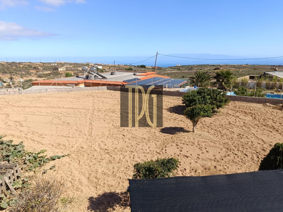 House with Land for Sale in Teguedite, Arico – OPN1918R