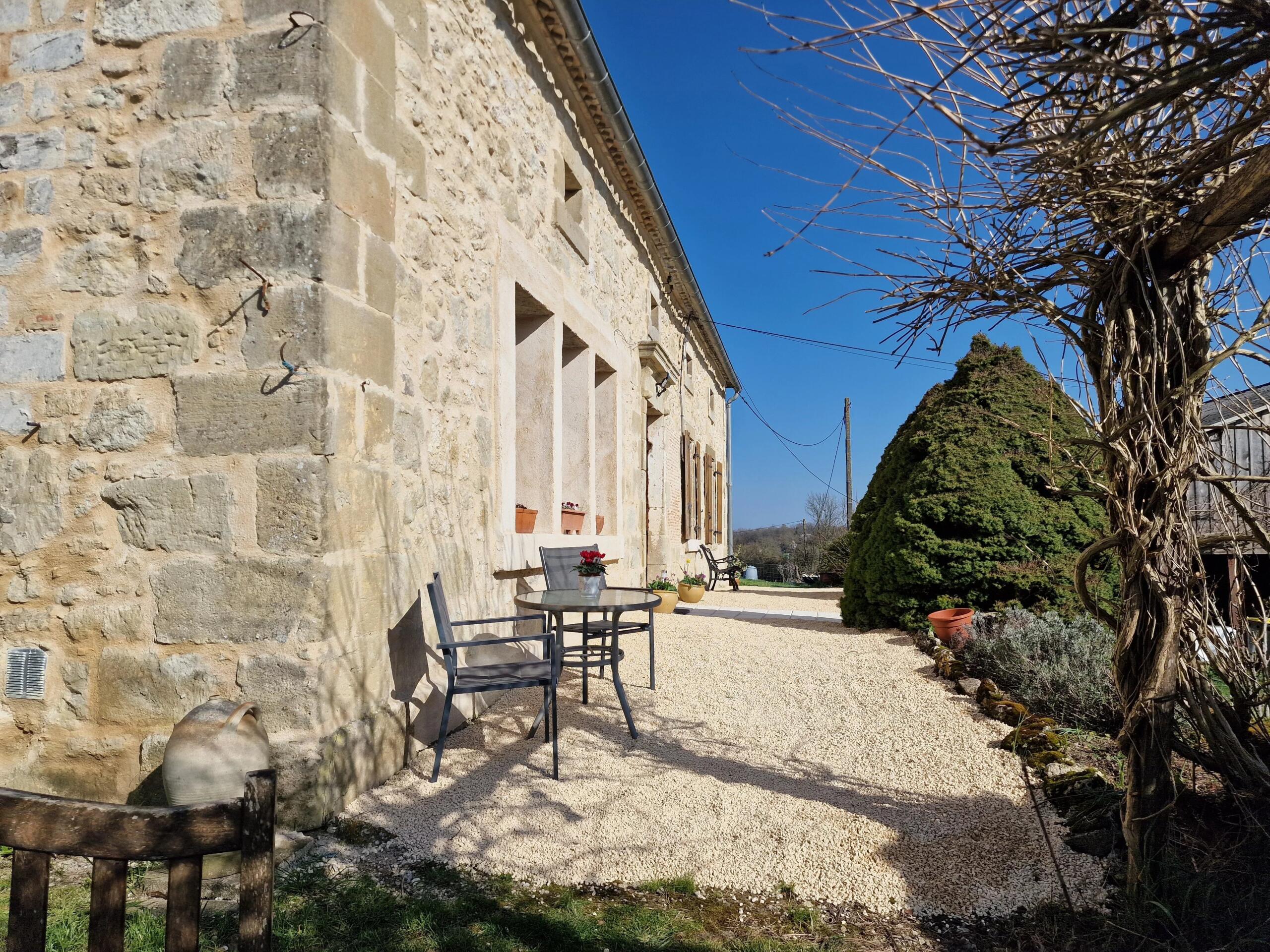 3 Bed farmhouse and 3 bed guest cottage with pool and barn in peaceful countryside, Aquitaine – France – BVI84508