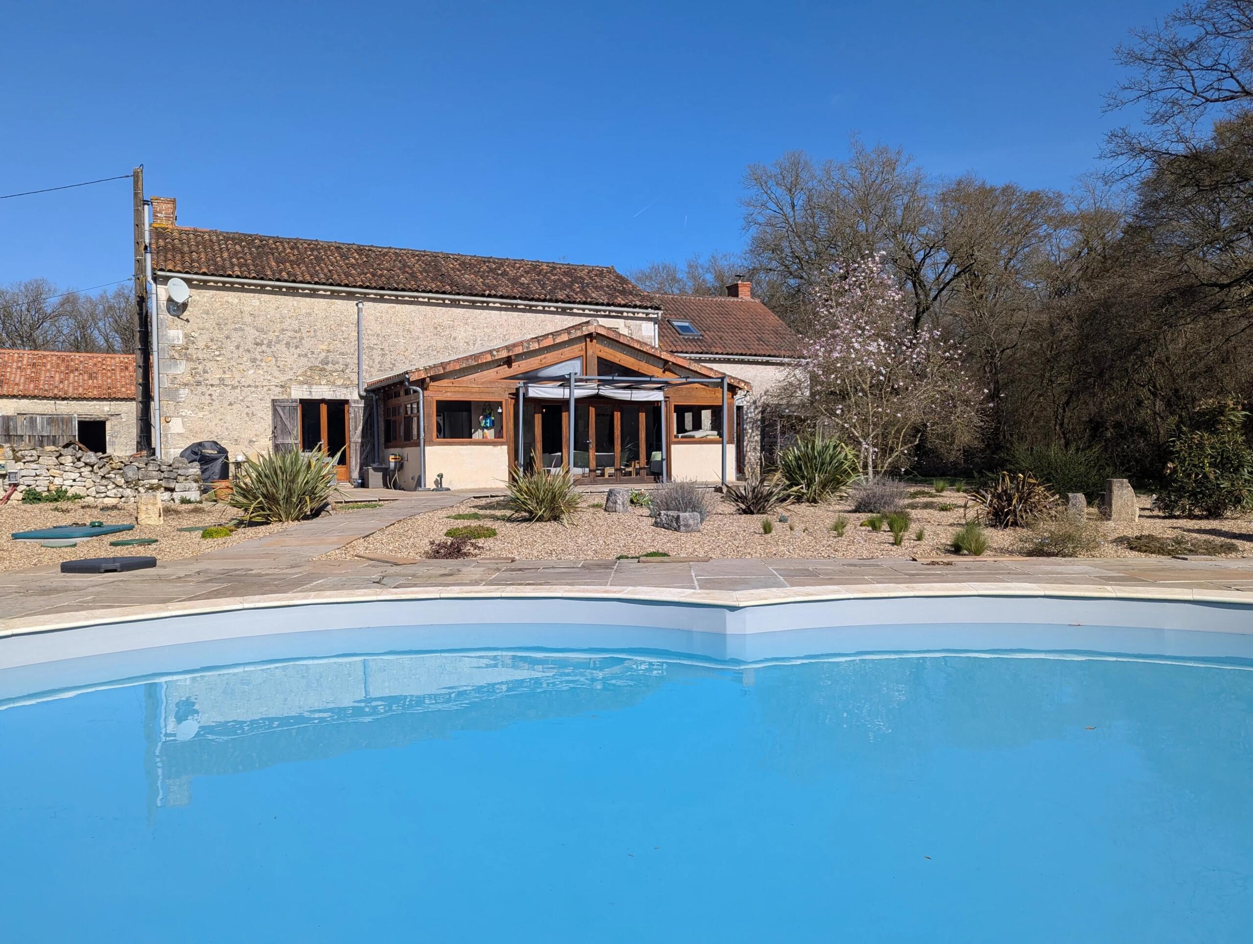 Stunning country estate 10 minutes from Saint Savin (Vienne), Poitou-Charentes – France – BVI84396
