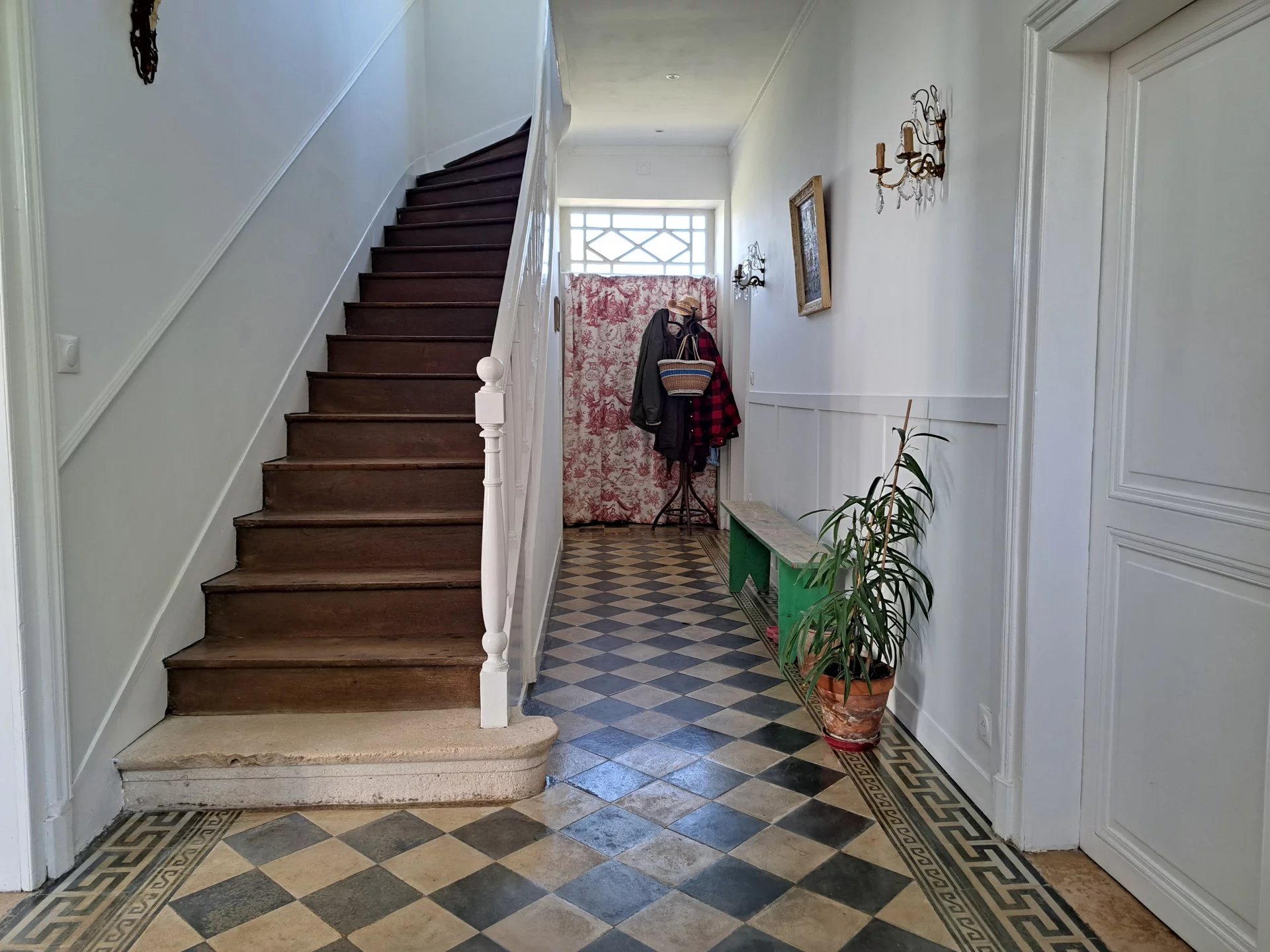 Gracious French Living, Poitou-Charentes – France – BVI74676