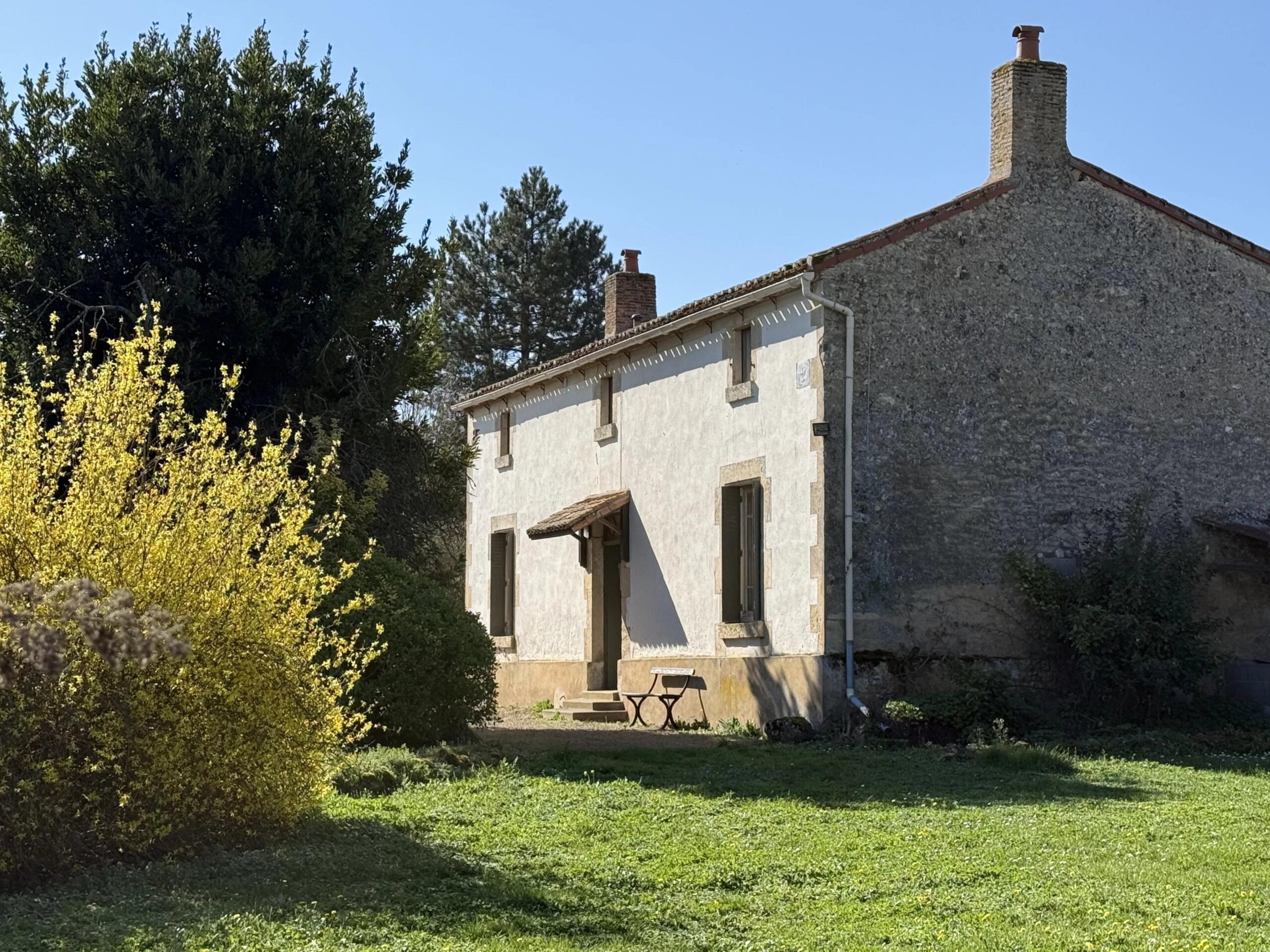 Charming detached house in village setting, Poitou-Charentes – France – BVI82605