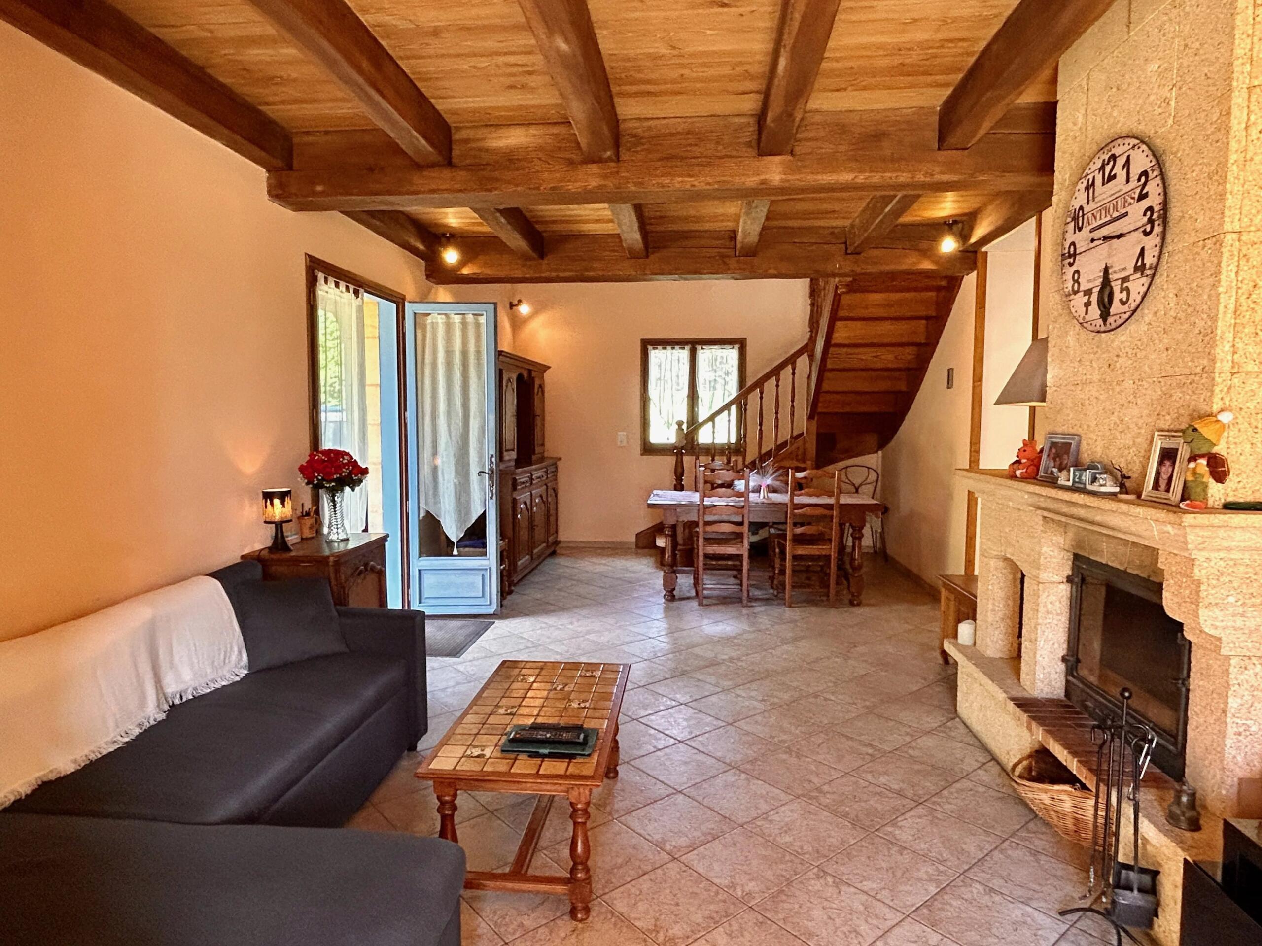 Perigourdine-style house in countryside setting 20 minutes from Sarlat, Aquitaine – France – BVI83721