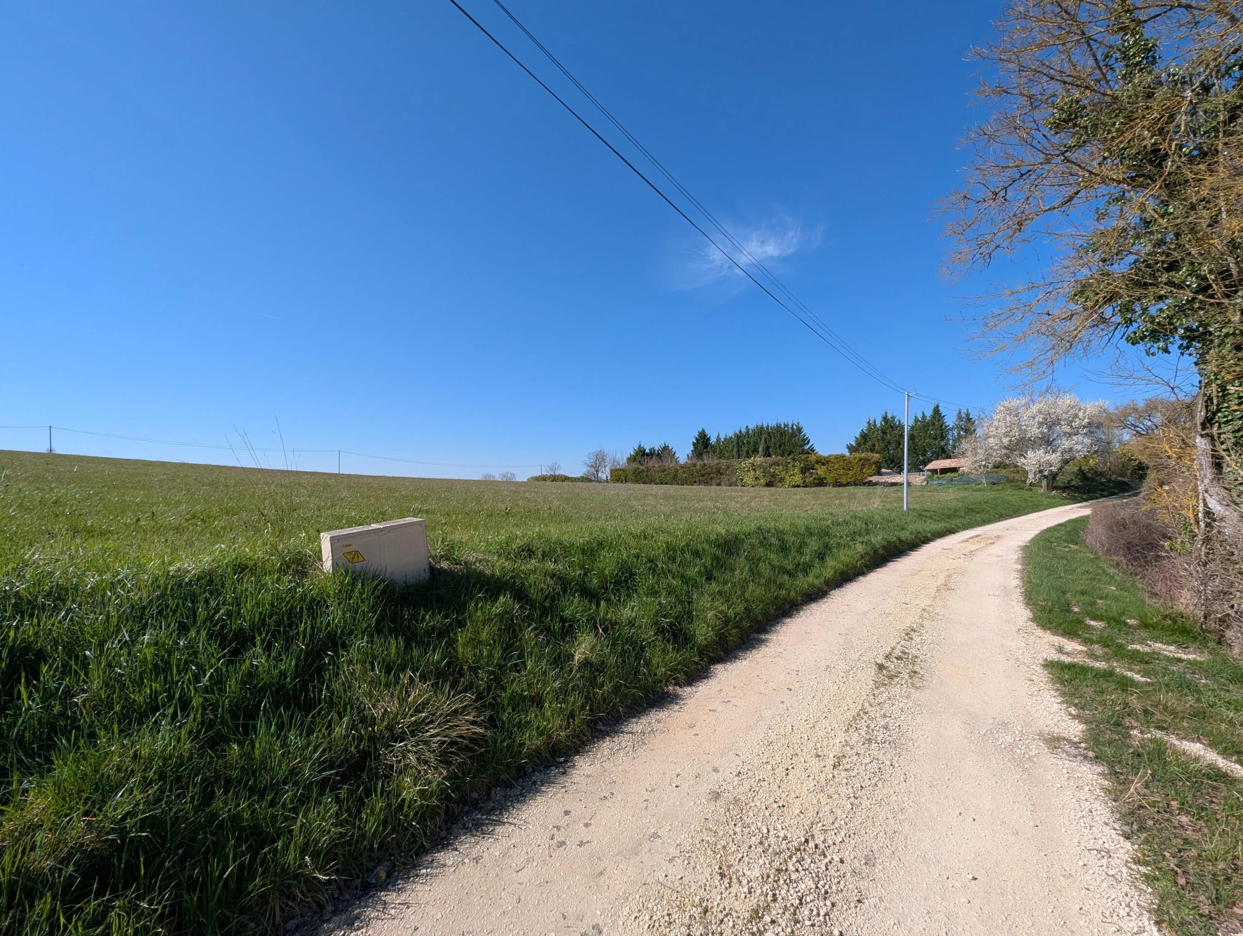 Lovely plot of land for up to 3 lots close to Monflanquin, Aquitaine – France – BVI84442