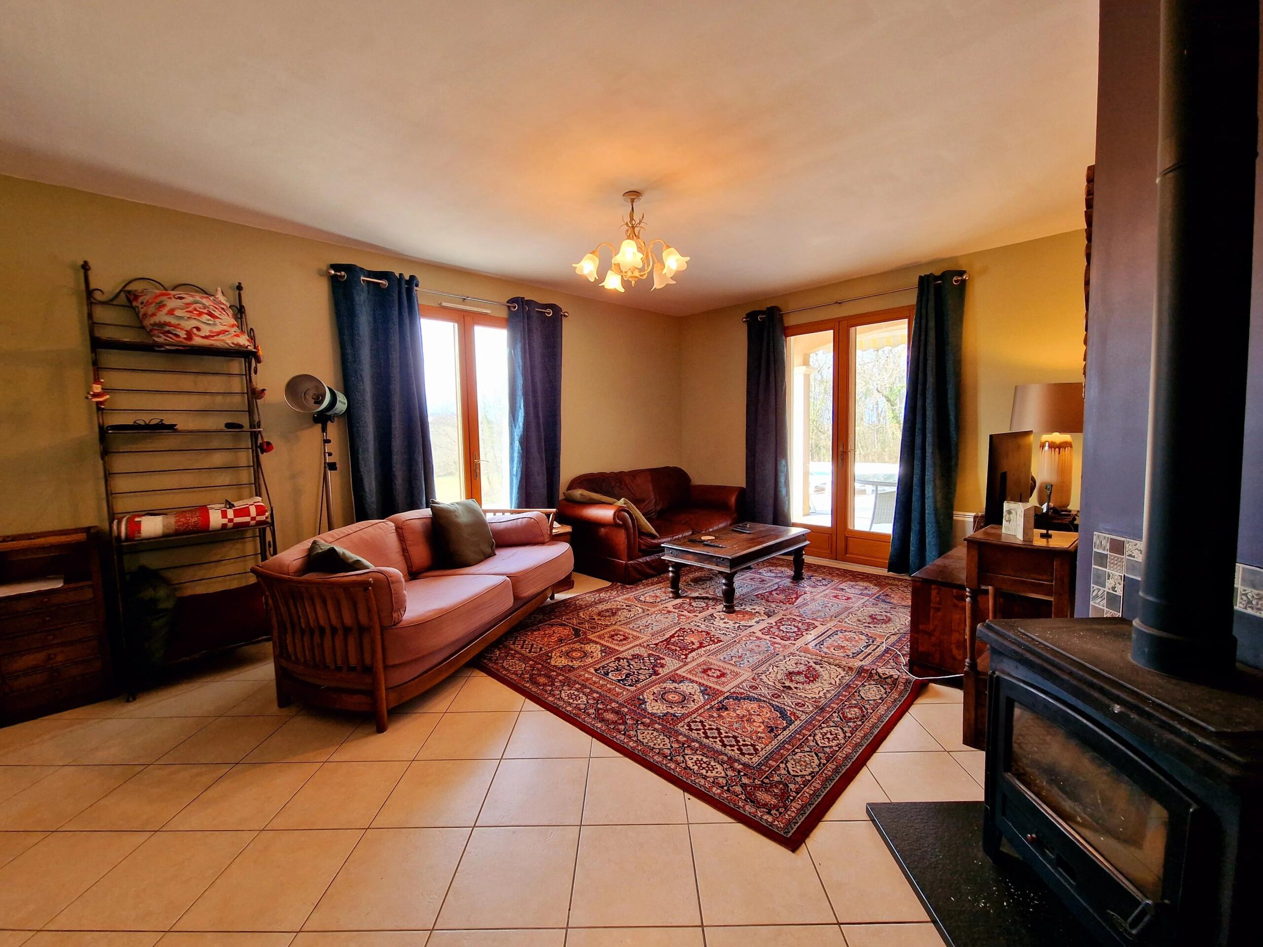 3 bed villa with fabulous swimming pool and extensive countryside views, Aquitaine – France – BVI79165