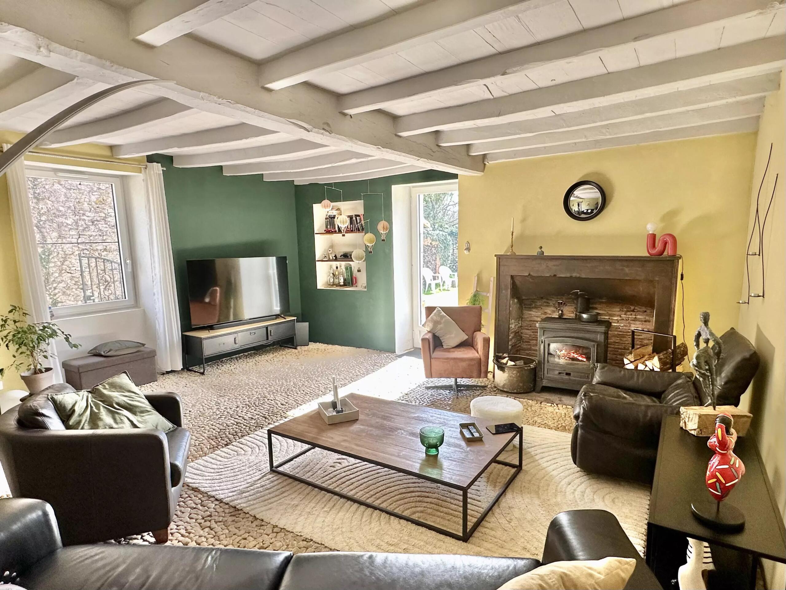 Beautifully renovated home in Saint-Claud, Poitou-Charentes – France – BVI84422