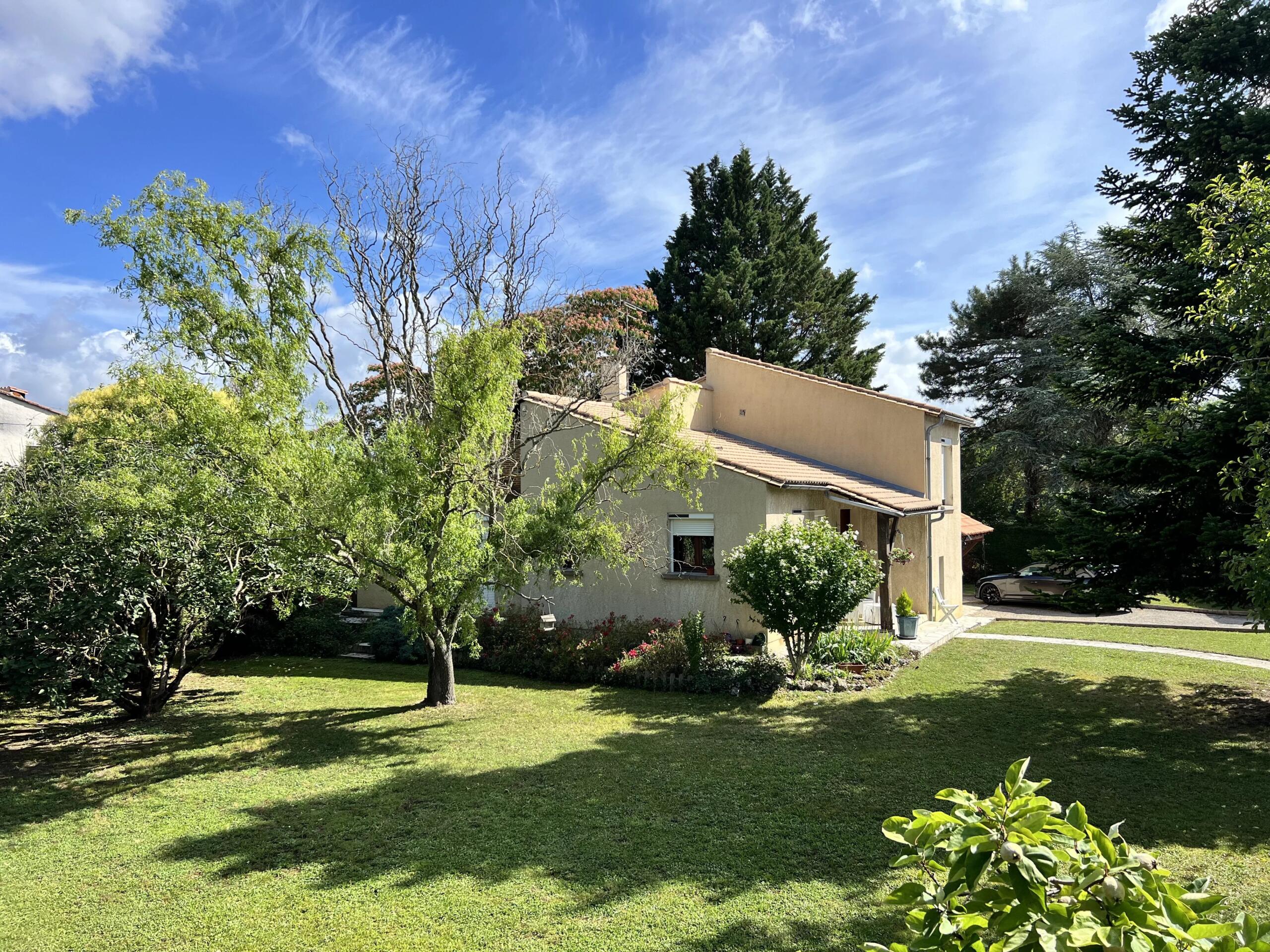 Charming 3-Bedroom Village Home – Walk to Eymet, Aquitaine – France – BVI84623