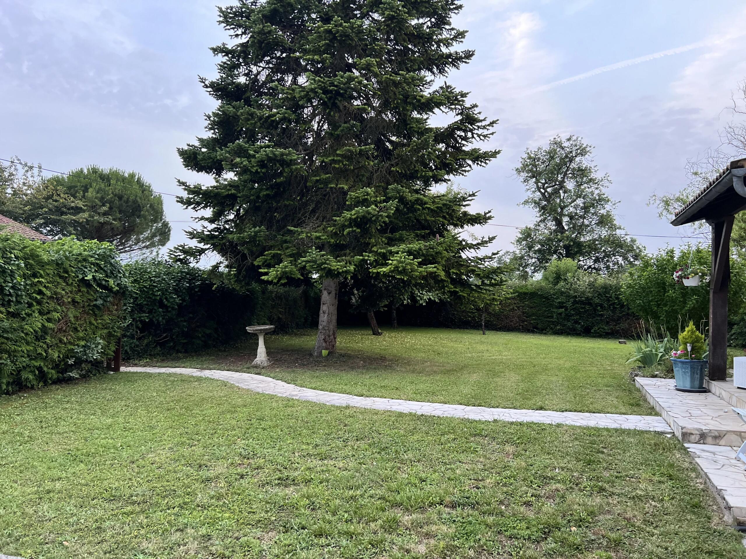 Charming 3-Bedroom Village Home – Walk to Eymet, Aquitaine – France – BVI84623