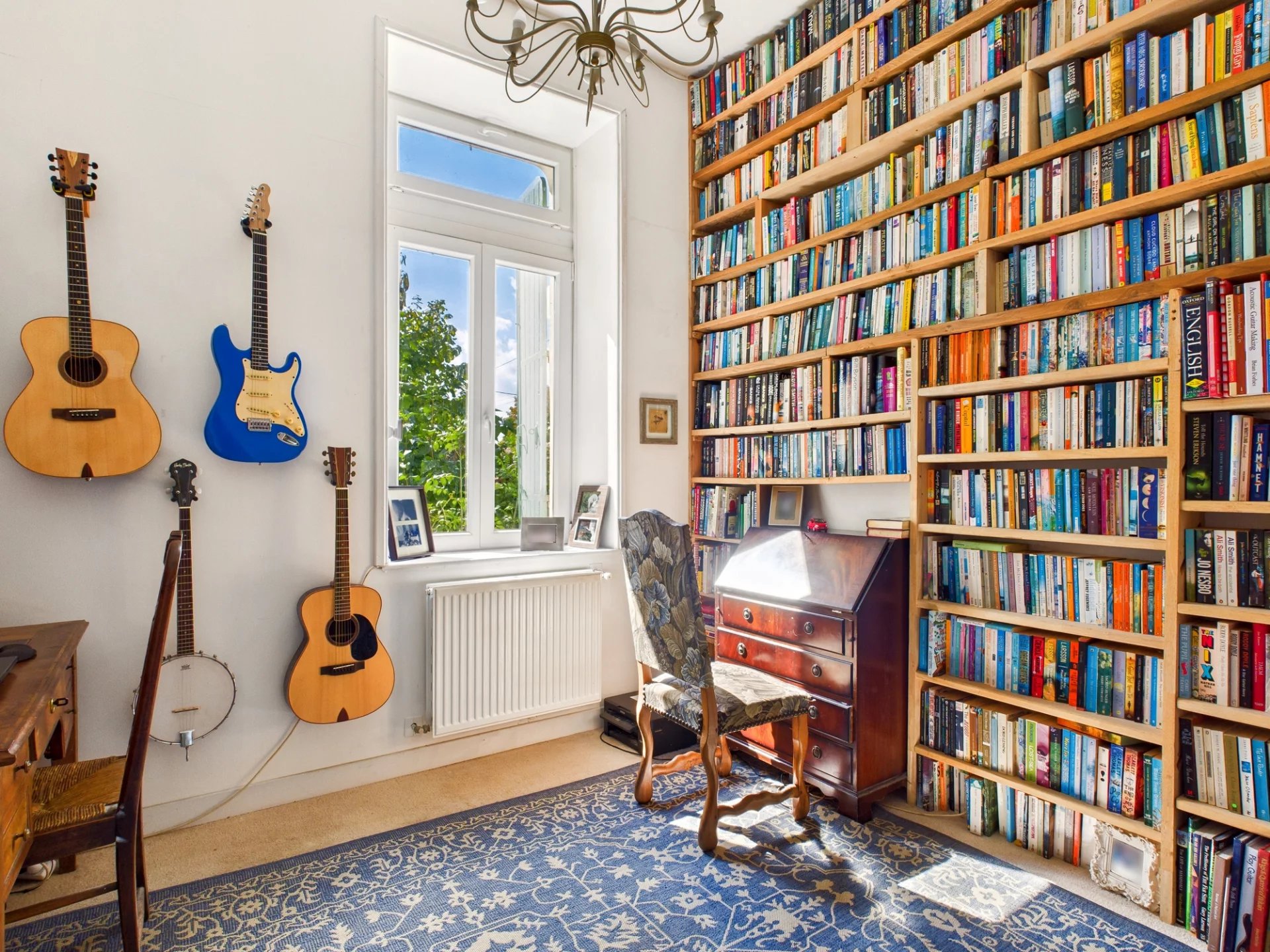 Attractive property with amazing living area and large, private grounds, Poitou-Charentes – France – BVI81980