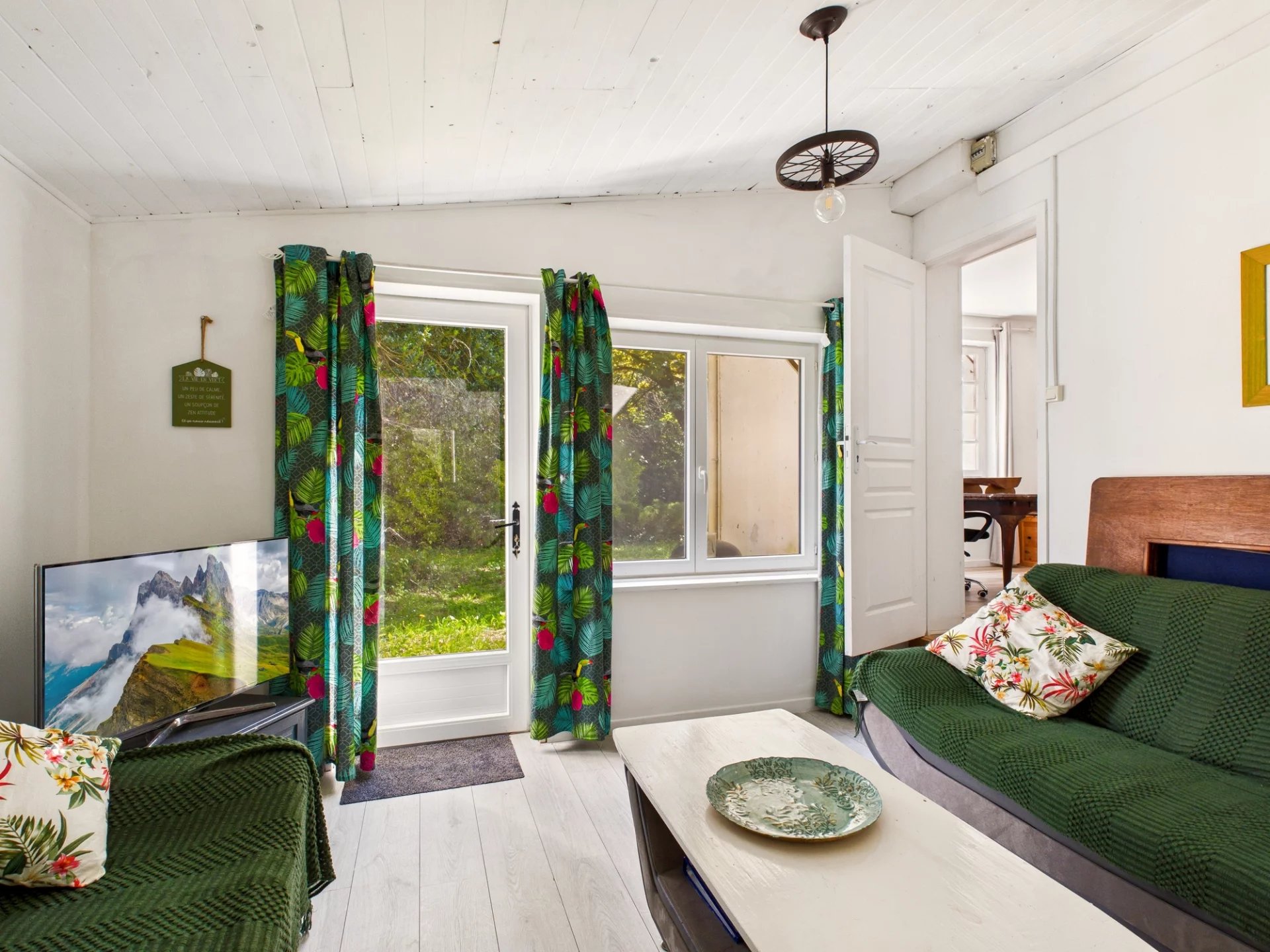 Attractive property with amazing living area and large, private grounds, Poitou-Charentes – France – BVI81980