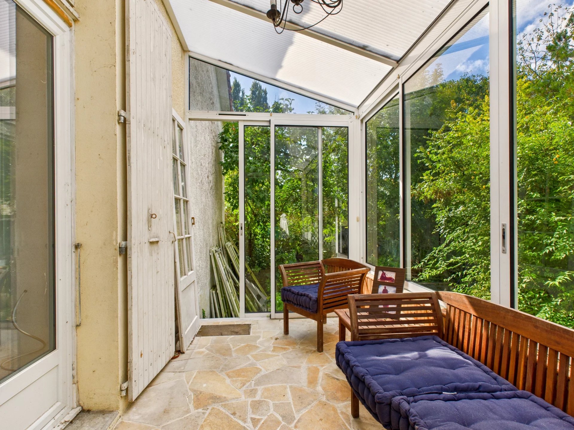 Attractive property with amazing living area and large, private grounds, Poitou-Charentes – France – BVI81980