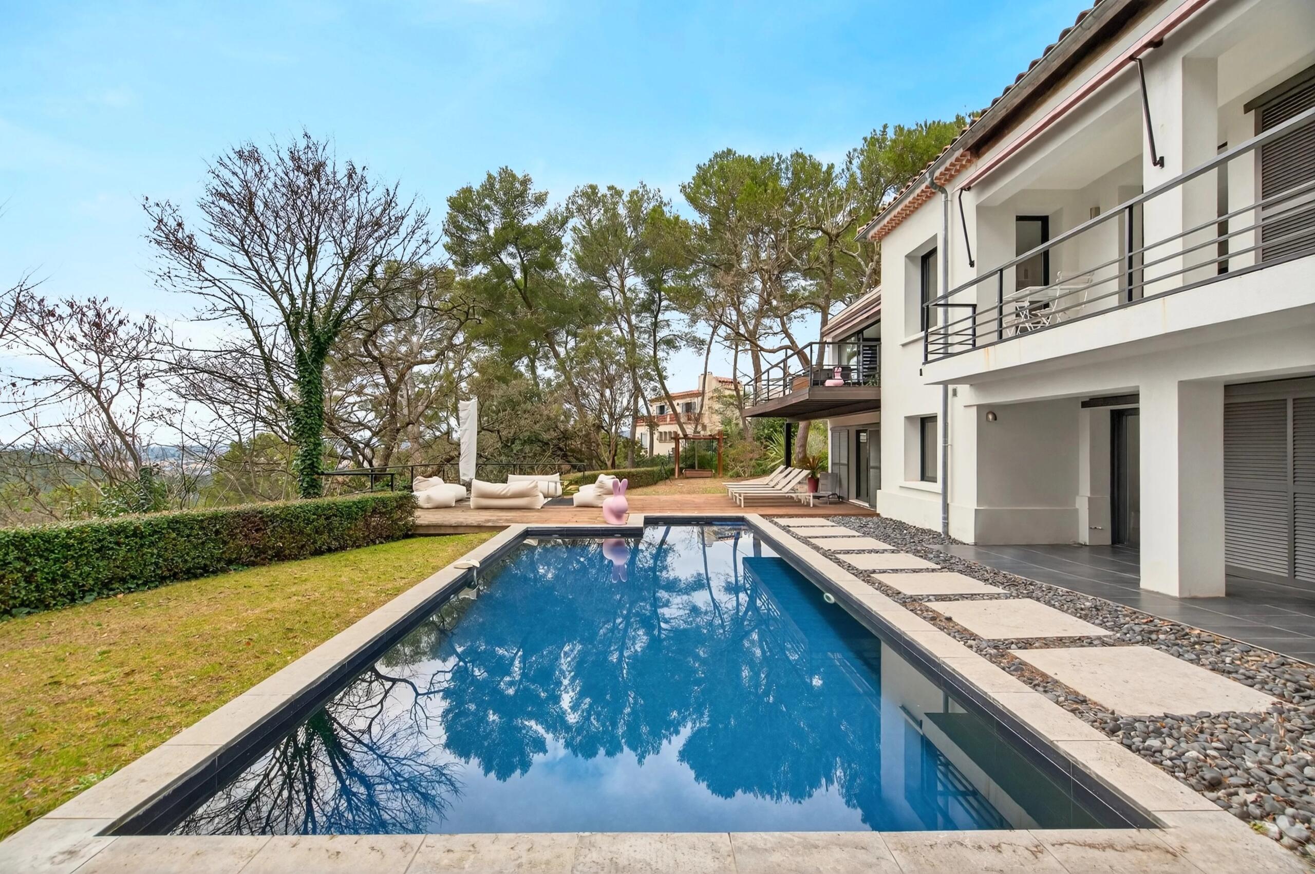 Contemporary Property, Provence-Alpes-Côte d’Azur – France – BVI84602